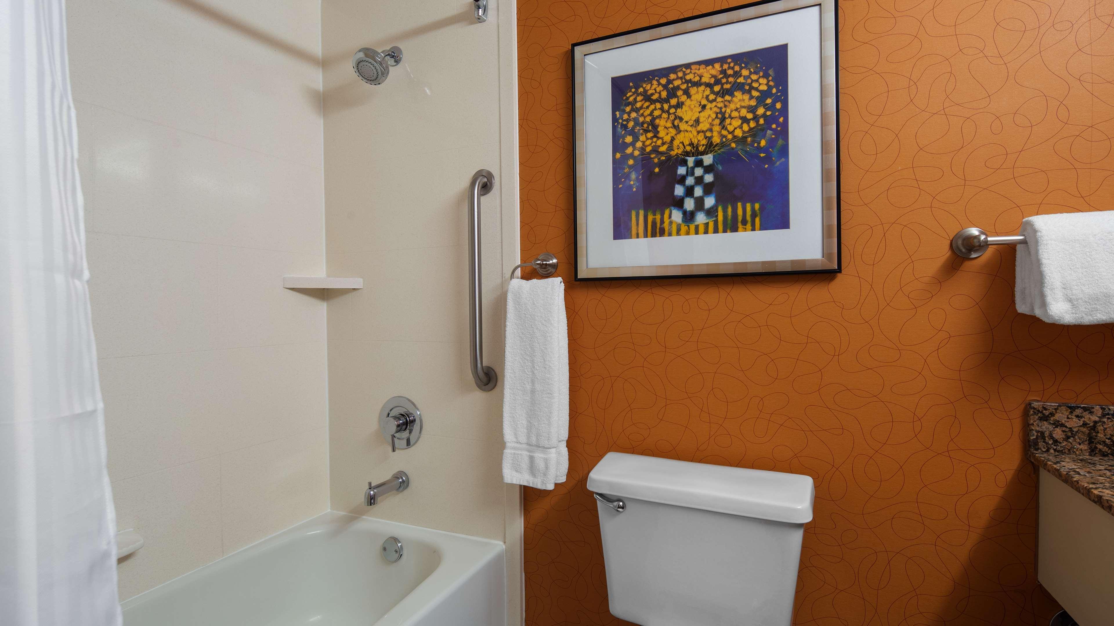 Hotel Western Airport 3*