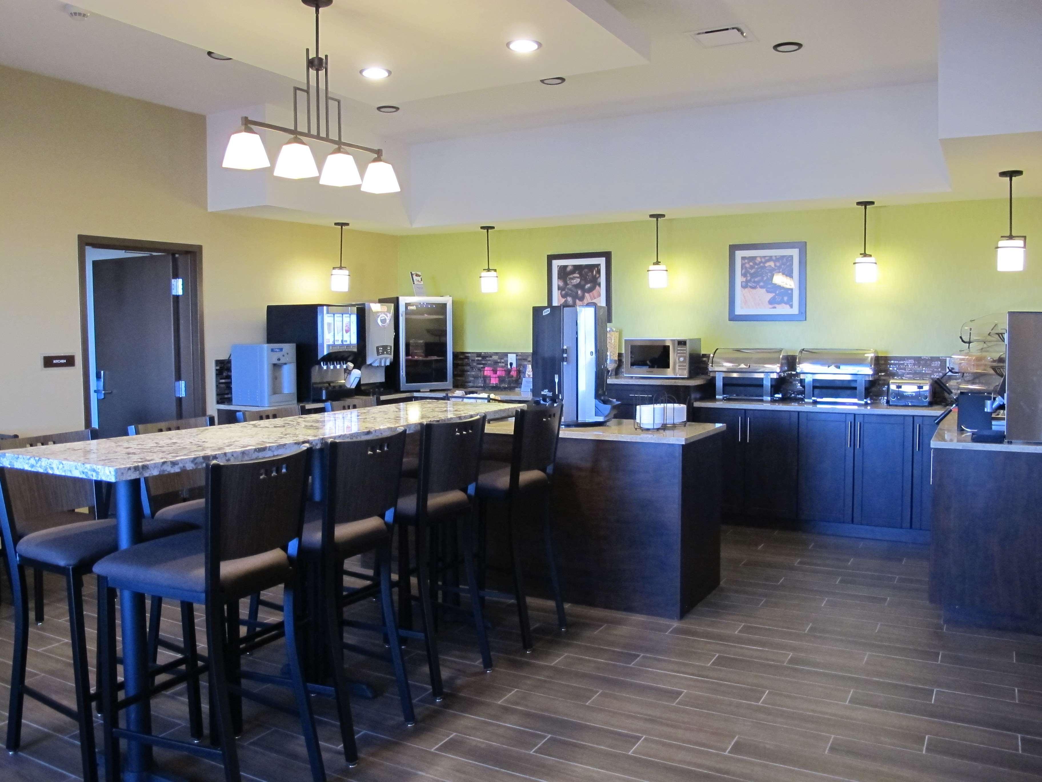 Hotel Western Airport 3*