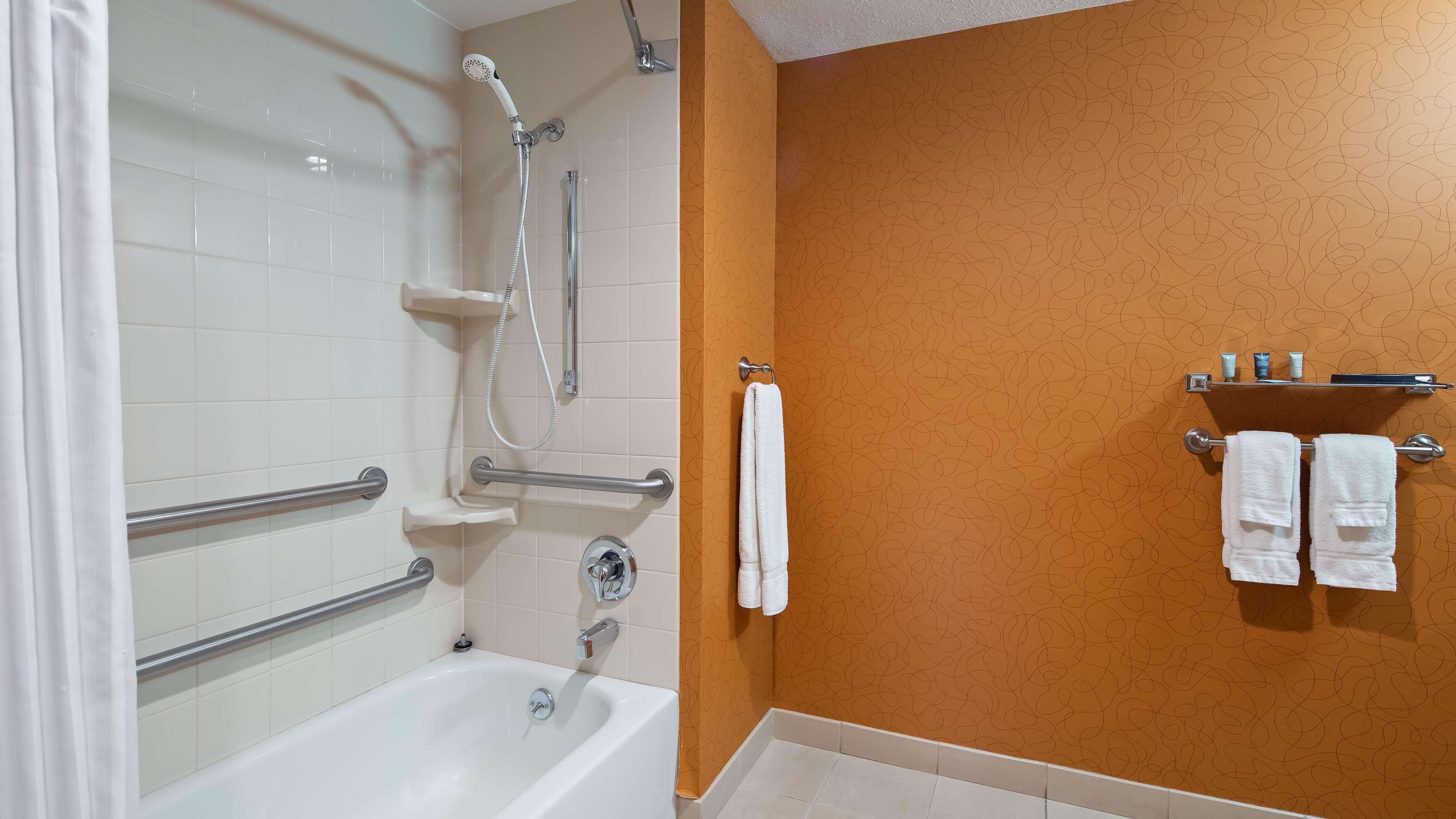 Hotel Western Airport 3*